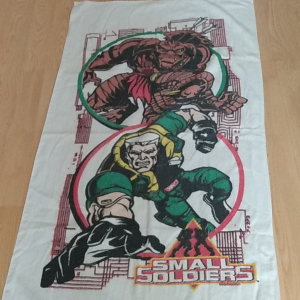 Small Soldiers 1998 Beach Towel